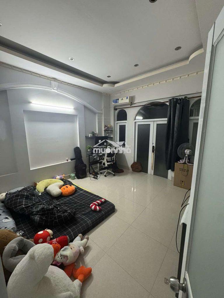 Nguyên tầng 2pn - 1wc - hẻm xe hơi