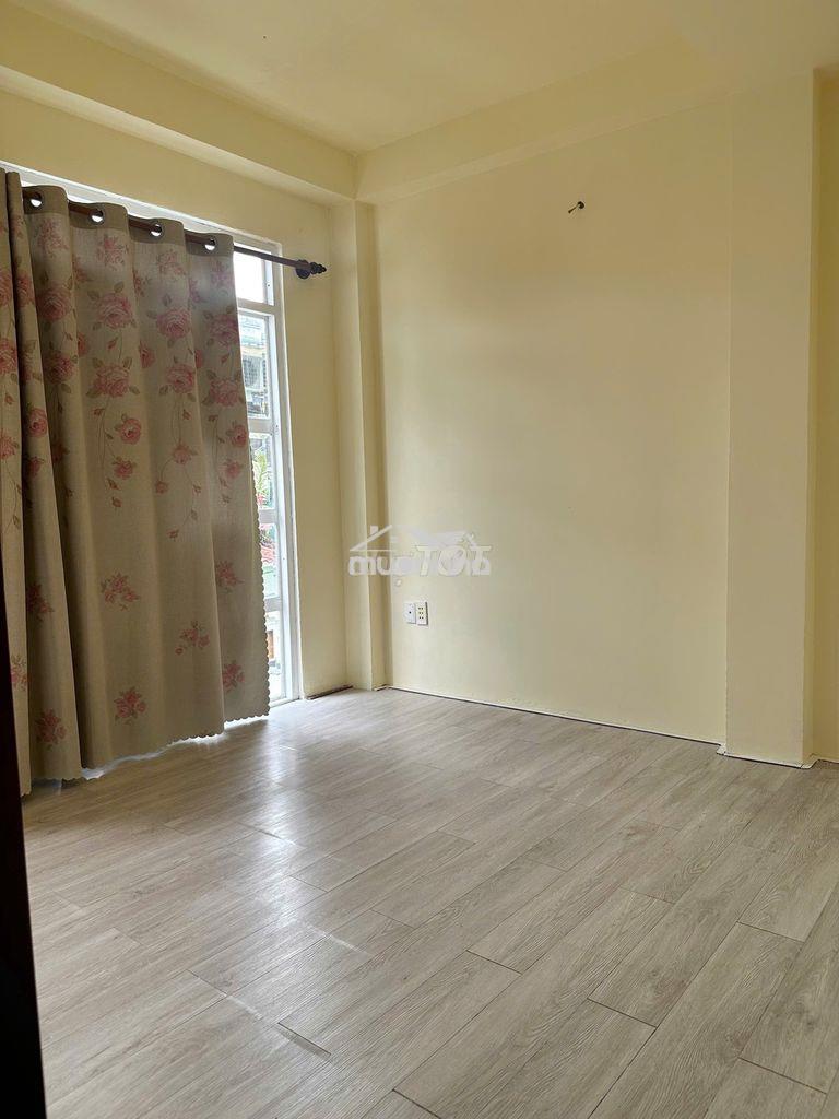 Phòng mới cửa sổ to, cửa ban công to ngập sáng bao điện nước - 2