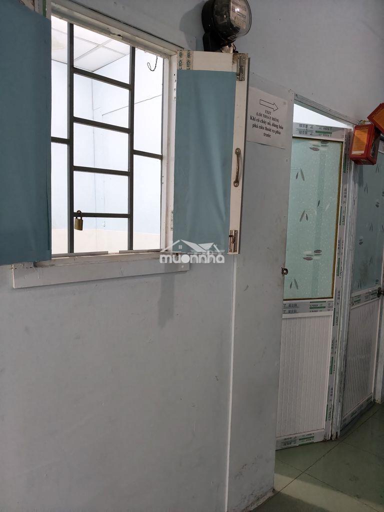 Phòng tại 202/48( số cũ 318/75) phạm văn hai