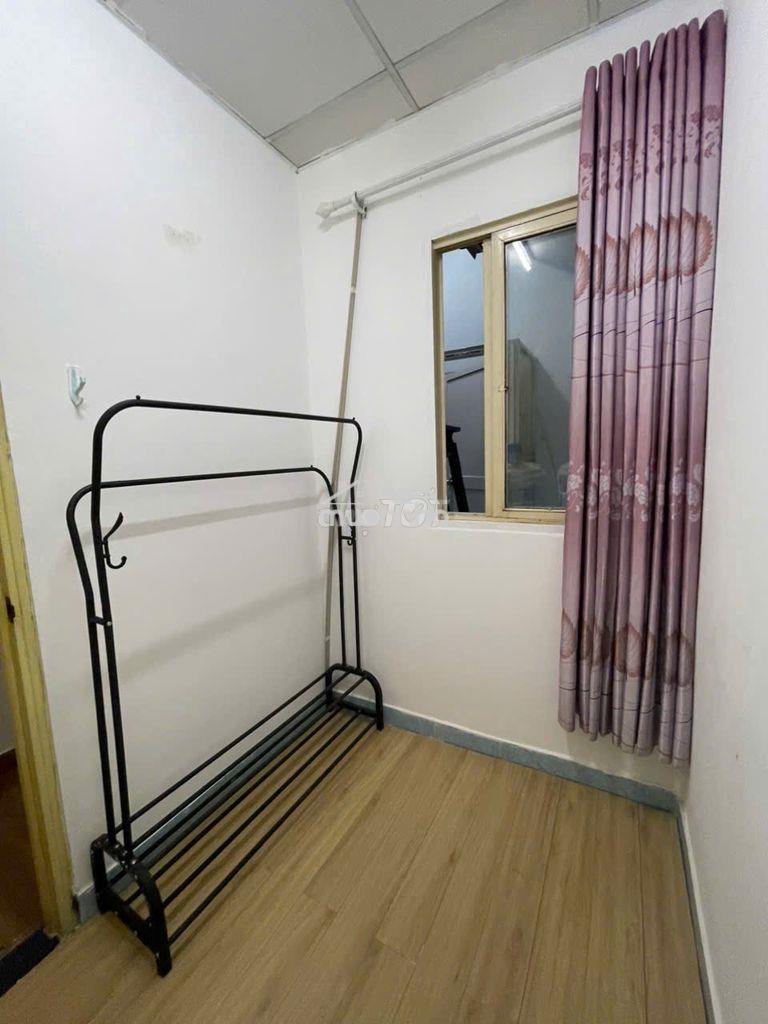 Cho thuê phòng nhỏ, có máy lạnh trong chung cư 203 nguyễn trãi-q1 - 2