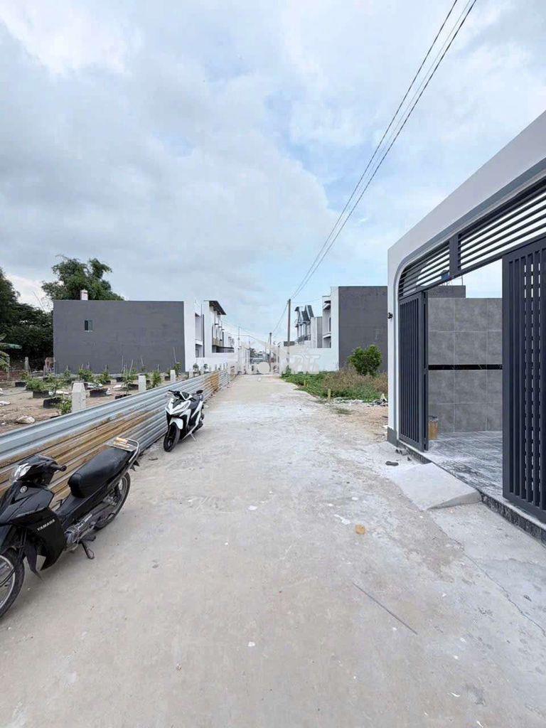 Nhà hoàn công chỉ từ 1ty nhận nhà - 2