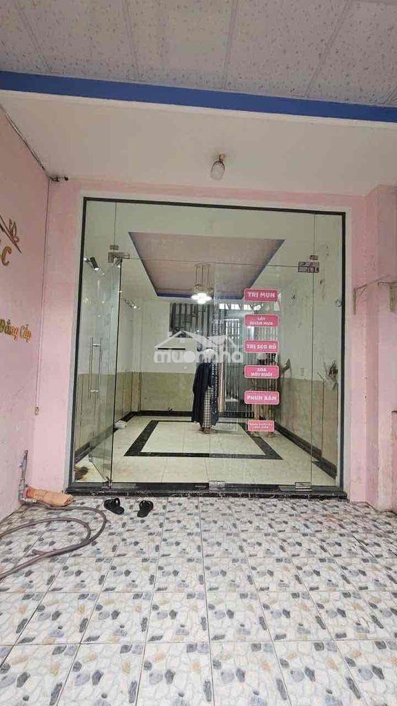 Cho thuê nhà 5,5tr/ tháng. dt: 4m x 14m lầu 2pn 2wc. 👉 1/ đường võ