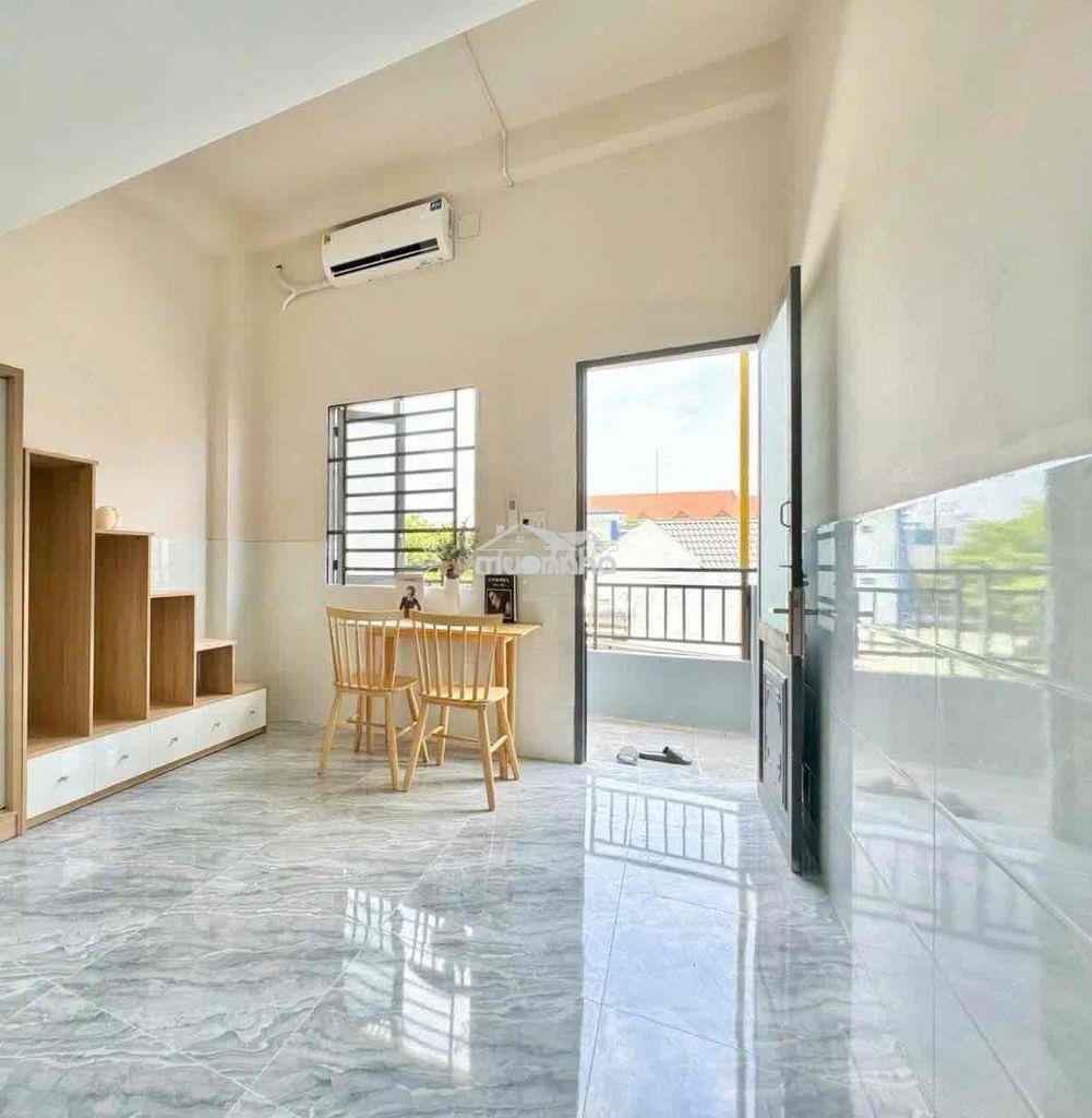 Phòng có gác có ban công full nội thất gần bình thạnh quận 1 - 2