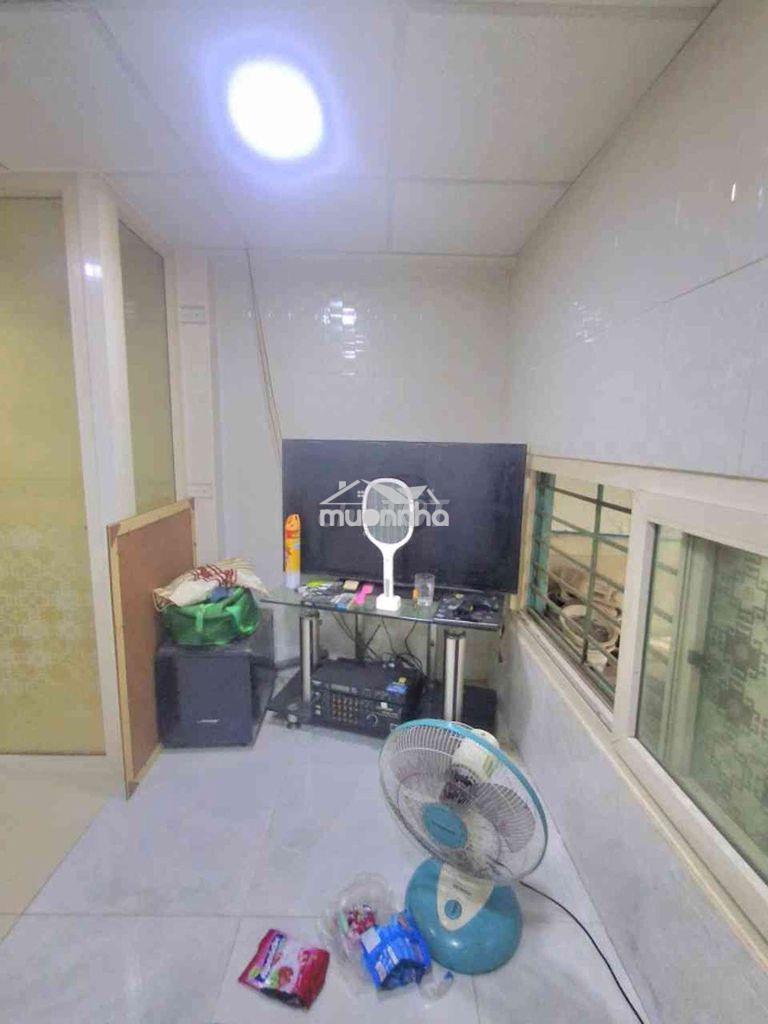 Bán nhà :đường cách mạng tháng 8 p7 tân bình, 20m2 ,3 tầng ,giá 2.8tỷ - 4