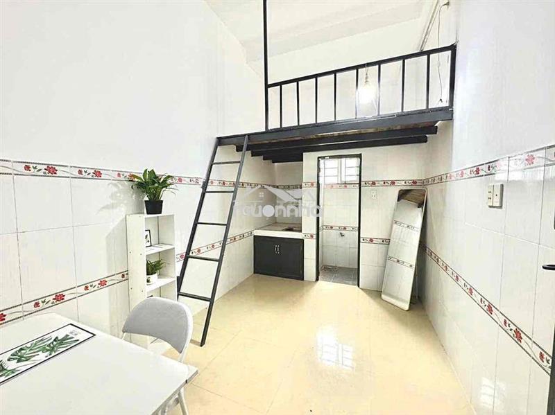 Cho thuê phòng gác sẵn máy lạnh thang máy giá rẻ tân phú gần đh vhu