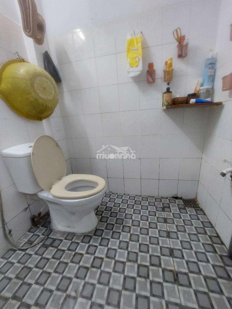 Cho thuê nhà mặt tiền hẽm đường phạm hùng c1 dt.4×16, nhà trệt 1phòng - 4