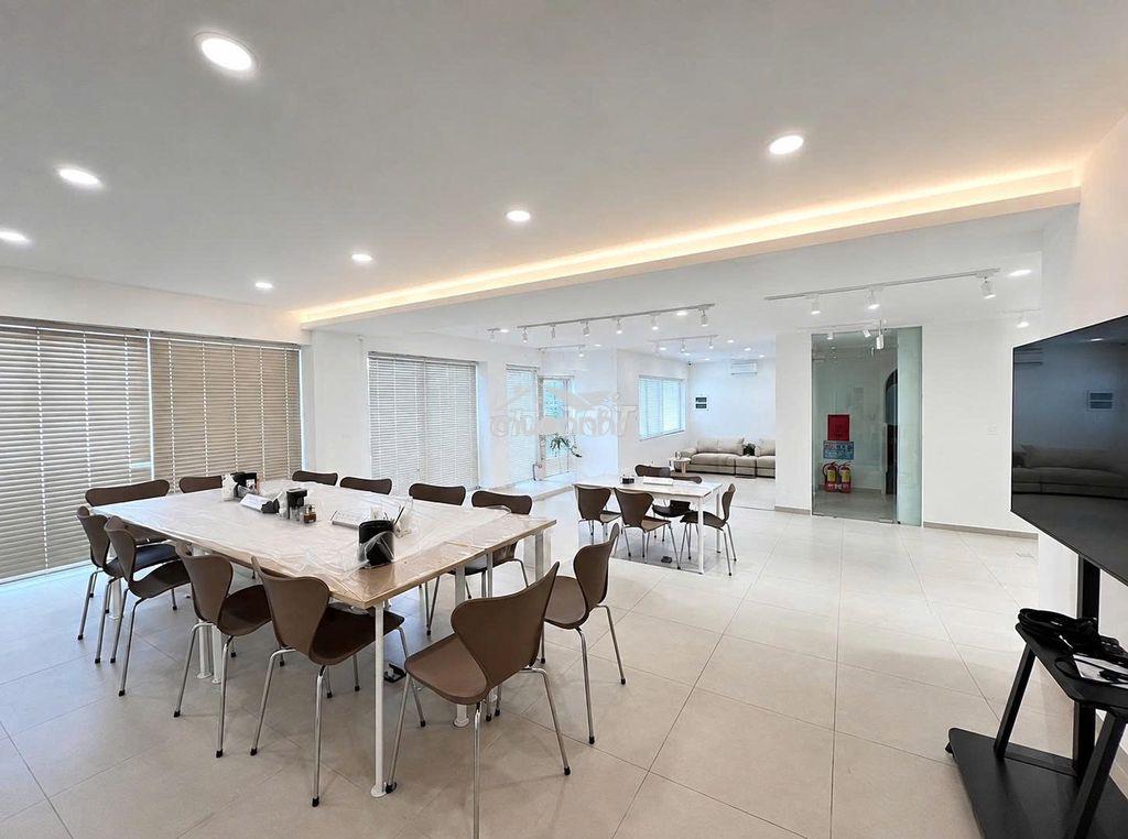 Cho thuê nhà mặt tiền mới đẹp bàu cát -  tân bình - 14x20m - 77 triệu - 2