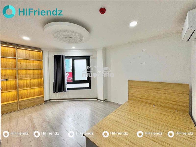 Căn hộ dịch vụ tách bếp có phòng khách full nội thất, diện tích rộng