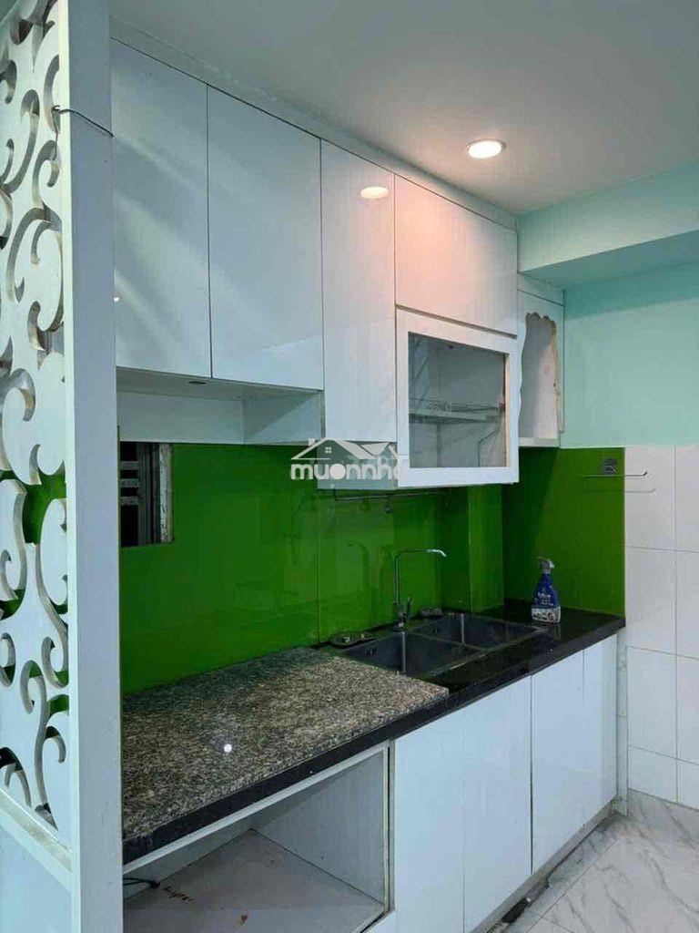 Nhà nguyên căn. nguyễn văn đậu. b.thạnh. cách xe hơi chỉ 20m. - 2
