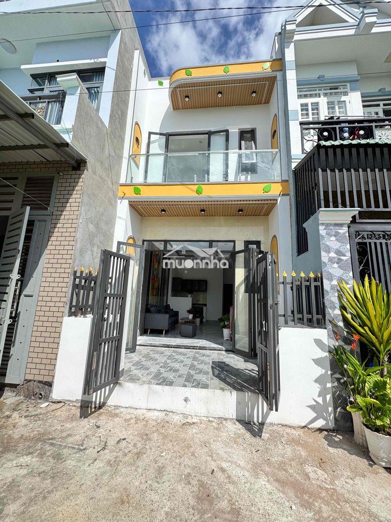Nhà chính chủ mới xây cần bán, giá 680triệu, gần chợ gần ngã e mỹ hạnh