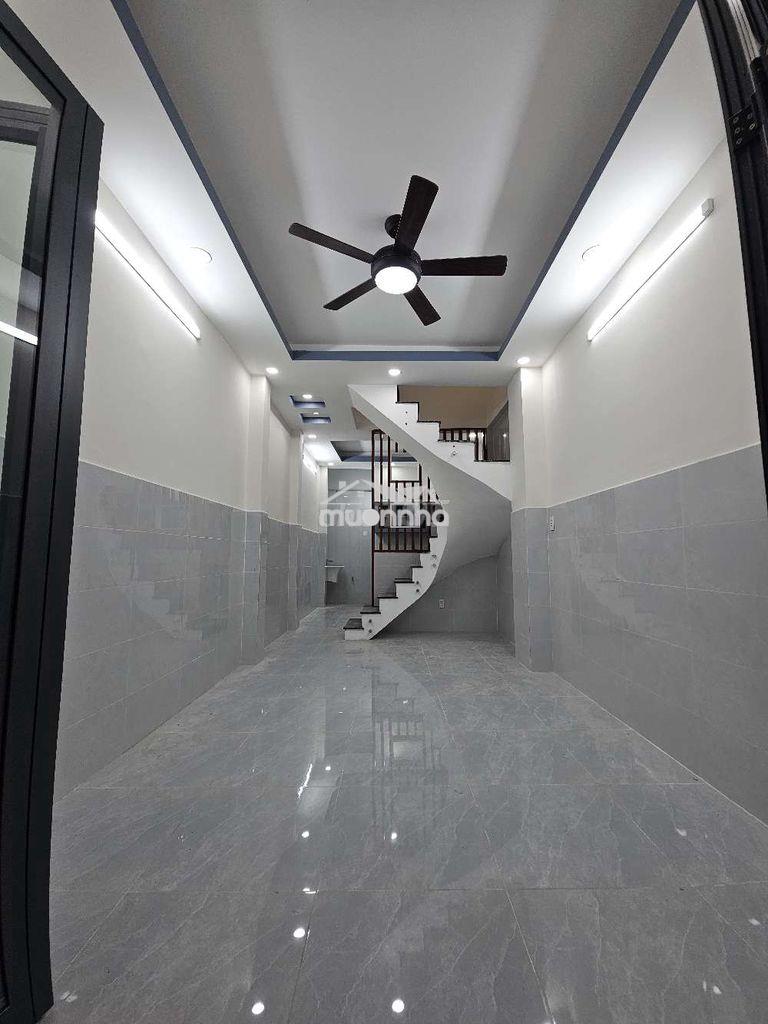 Nhà đẹp 2 lầu kiên cố 4 phòng ngủ