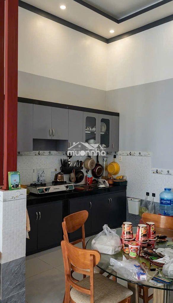 Nhà cấp 4 đầy đủ nội thất cách ql 13 có vài trăm mét , dt100m2 full tc - 3