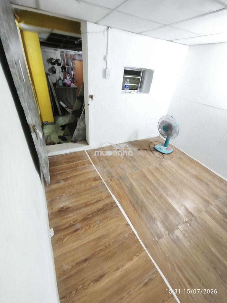 P trệt, bếp, nha wc riêng, sát chợ phạm v hai, bờ kè trường sa,  - 2