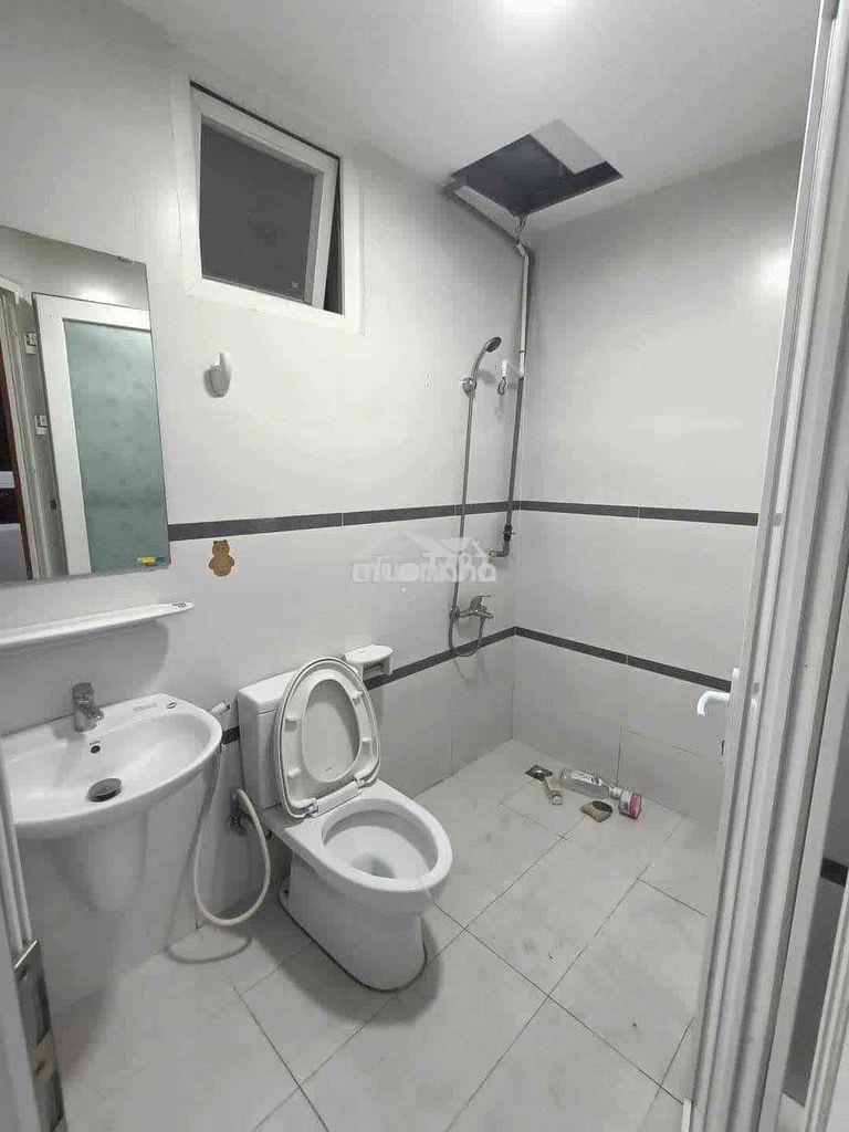 Cho thuê căn hộ 2pn - có ban công sát cầu nguyễn tri phương quận 5 - 4