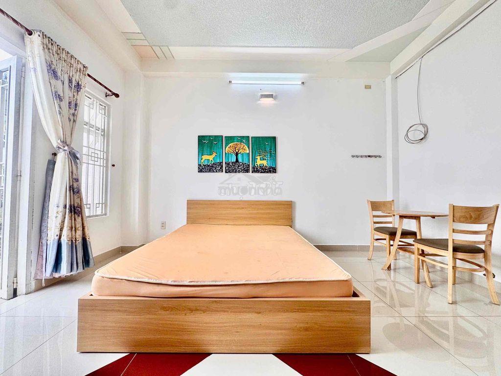 Cho thuê phòng ban công siêu thoáng full nội thất gần đại học kinh tế - 4