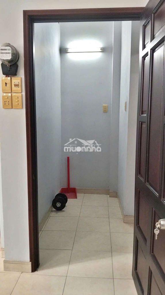 Đoàn văn bơ, p xóm chiếu, 30m2, có cửa sổ, máy lạnh wc riêng, p ở lầu1 - 2