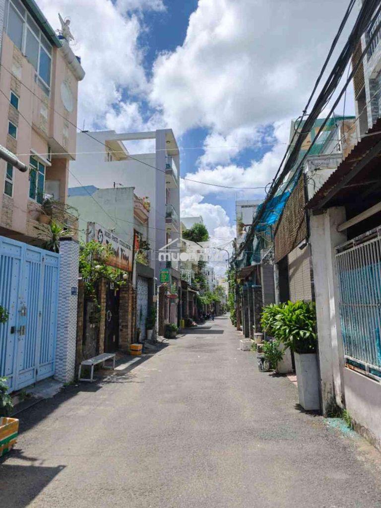 Bán nhà :đường cách mạng tháng 8 p7 tân bình, 20m2 ,3 tầng ,giá 2.8tỷ
