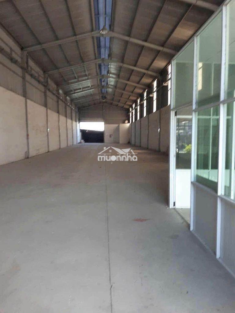 Cho thuê kho-xưởng 10x30m, ngã 3 tân long, giá 23tr