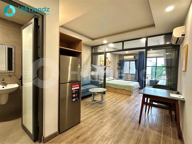 Căn hộ dịch vụ tách bếp ban công full nội thất ngay trung tâm quận 7