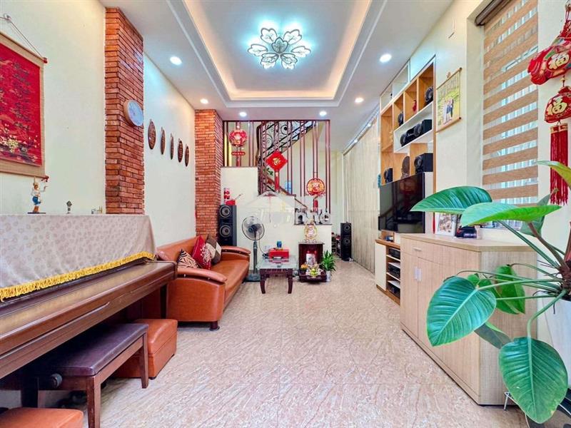 Nhỉnh 6 tỷ, 60m2, 4 tầng, ngang tận 7m rất thoáng