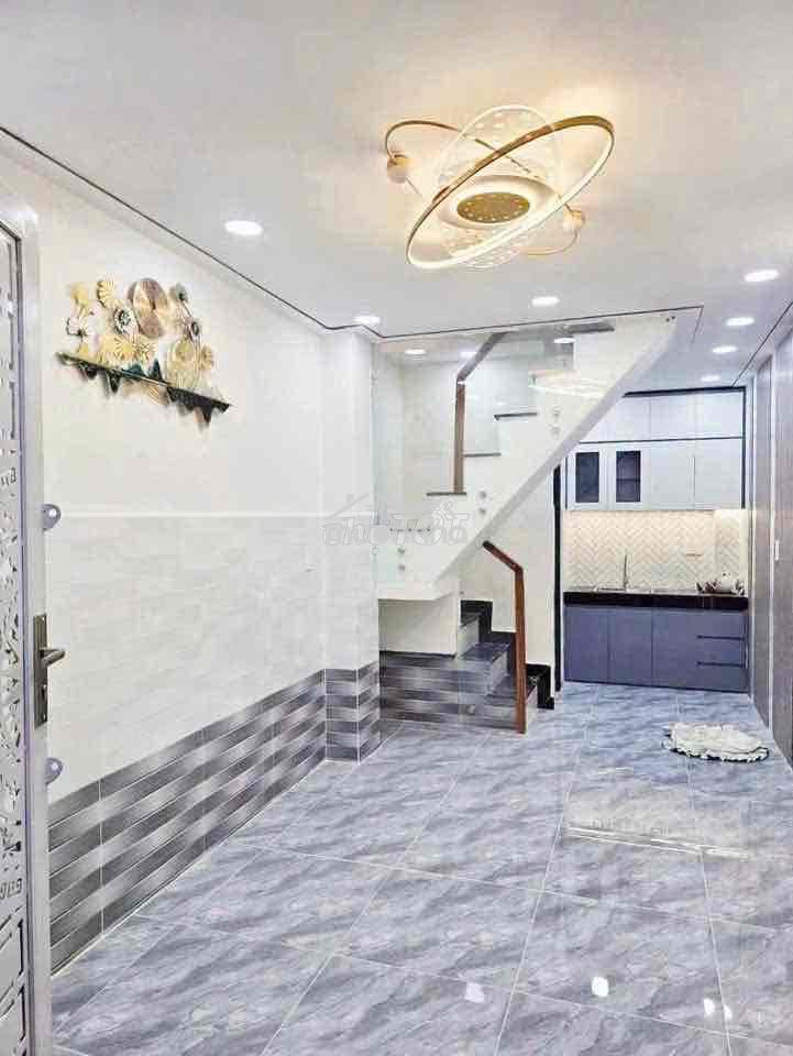 Nhà nguyên căn phạm hữu lầu hẻm 167 q7 giá 8tr - 2