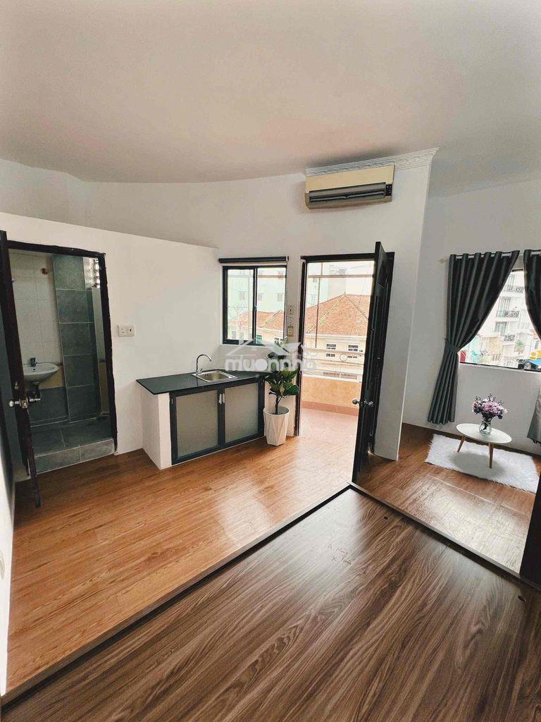 Cho thuê căn hộ studio cửa sổ q5 gần đh kinh tế ueh, đh y dược