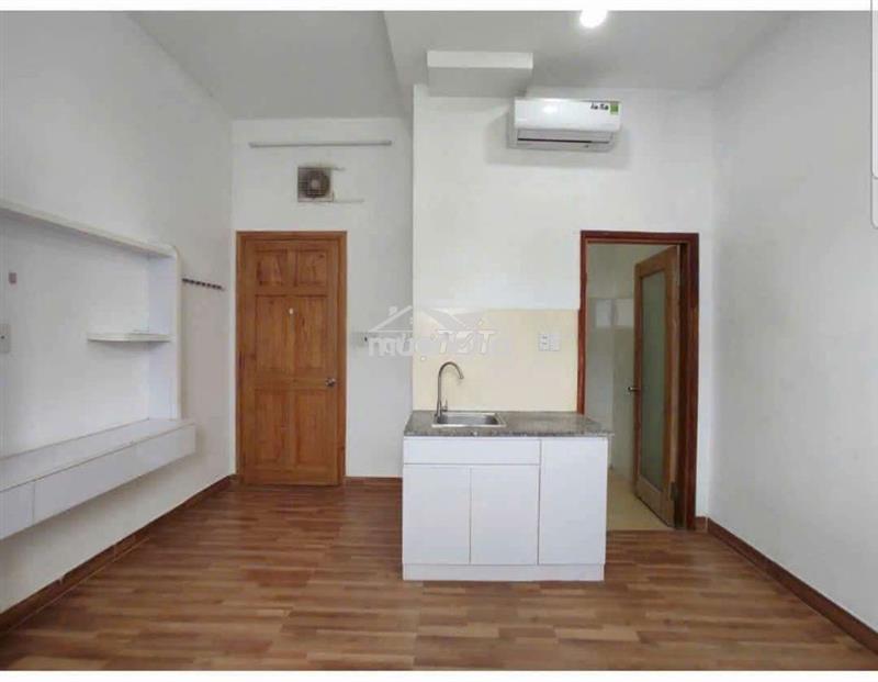 Phòng đủ nội thất ban công view sân thượng cạnh đh văn hiến vhu 5 phút