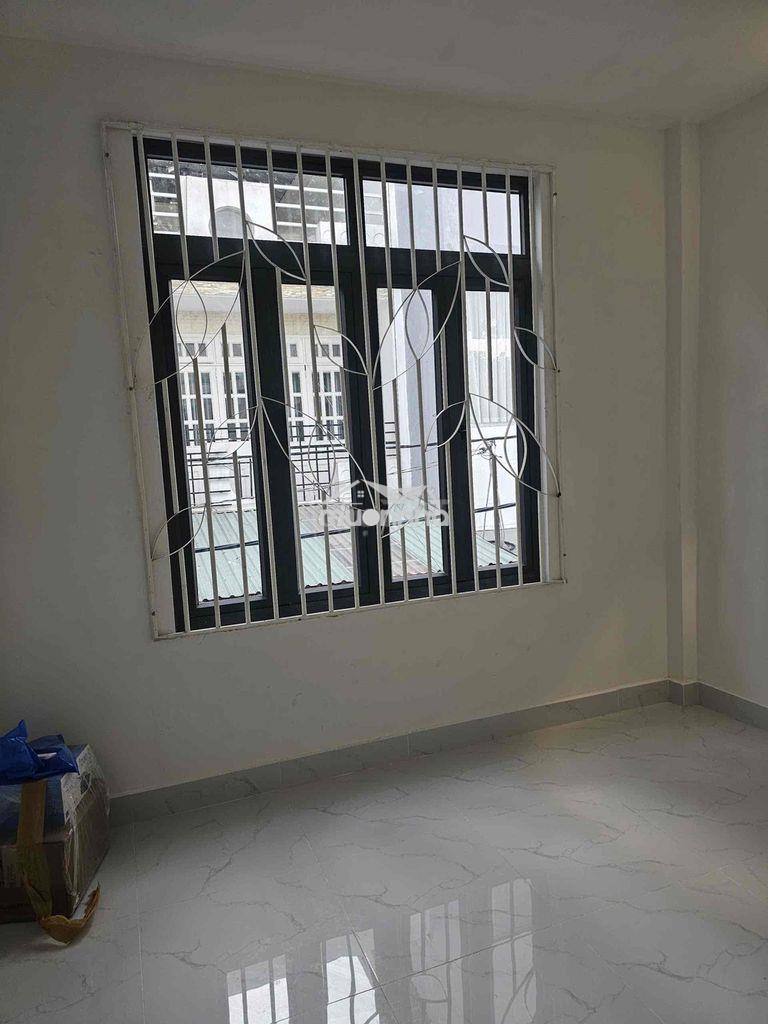 Nhà 4m x 4m , đúc 1 lầu , hẻm xe hơi , đường số 8,