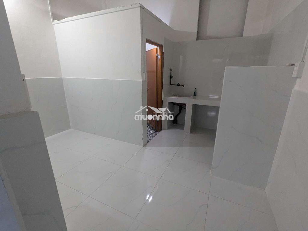 Nhà sạch sẽ mới sơn sửa đẹp phù hợp gia đình - 2