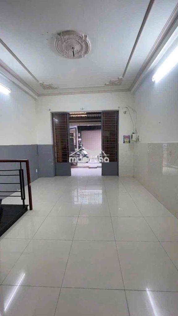 Nhà 1 trệt 1 lầu sân thượng 3pn 3wc 4x15m hẻm xe hơi lý phục man - 2