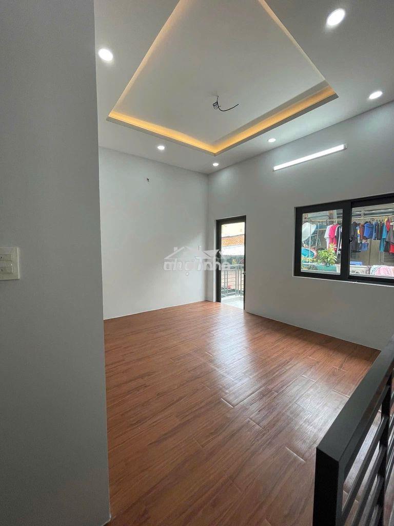 Bán nhà ở gần trường học , gần chợ - 4
