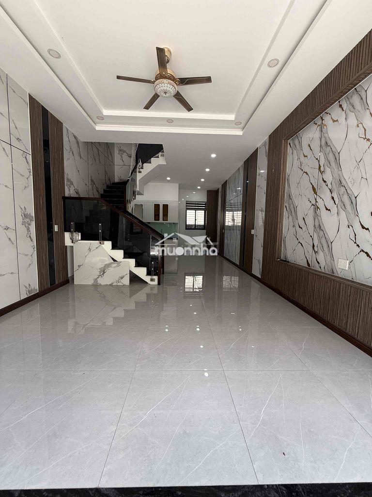 Nhà phú hoà hẻm 93 minh khai trệt 2 lầu full nội thất thủ dầu 1