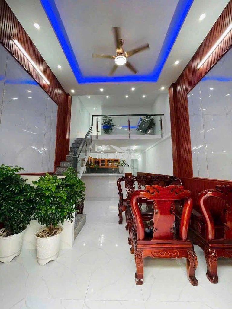 Nhà đẹp 4 x13 gác lửng đường thới hòa vla