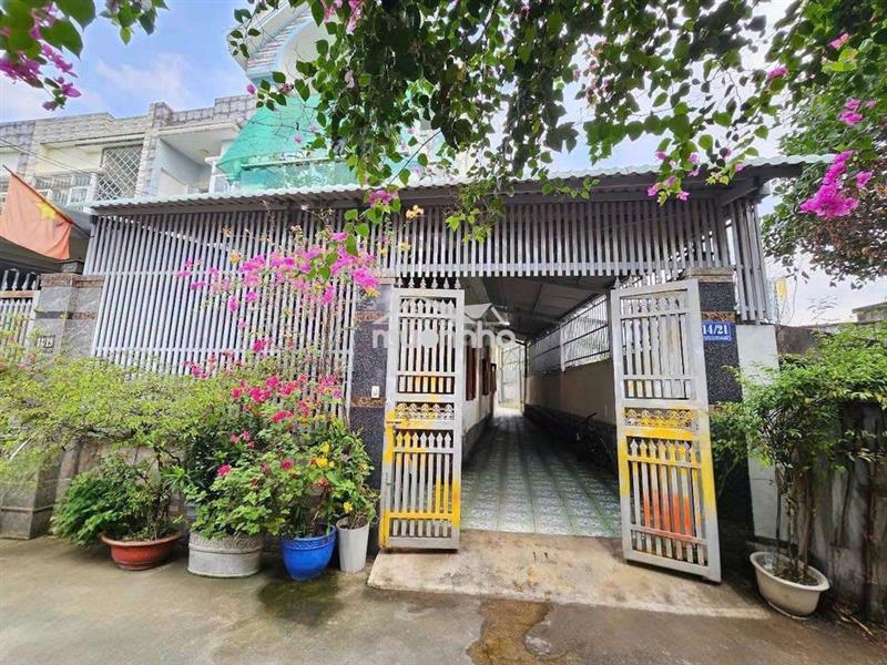 Nhà lầu gần làng đại học quốc gia giá 12 triệu