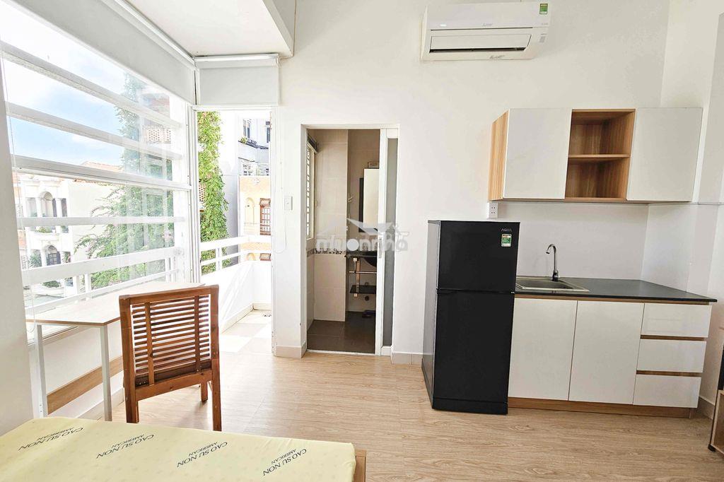 Phòng lầu 2 ban công, nguyễn bá huân, thảo điền - 2