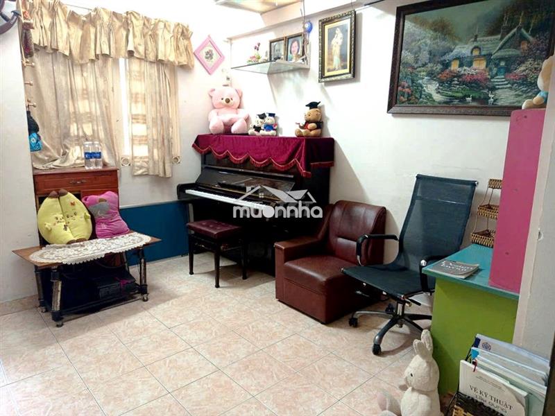 Chuyển nhượng gấp nhà đường khánh hội q4, dtsd 80m2, sổ sẵn 3.6 tỷ.