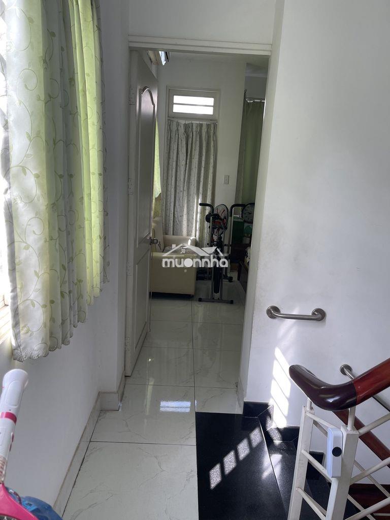 Nhà quận 4 gần chợ 200 - 2