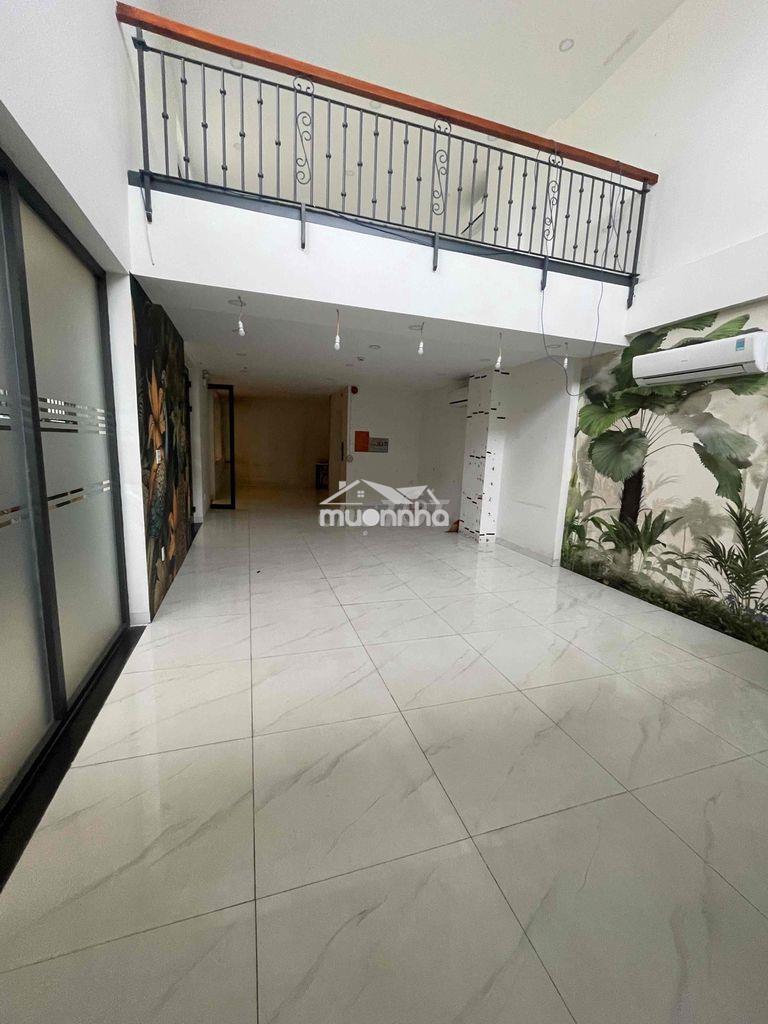 Cho thuê tầng trệt 50m2 sẵn bàn ghế máy lạnh phù hợp văn phòng