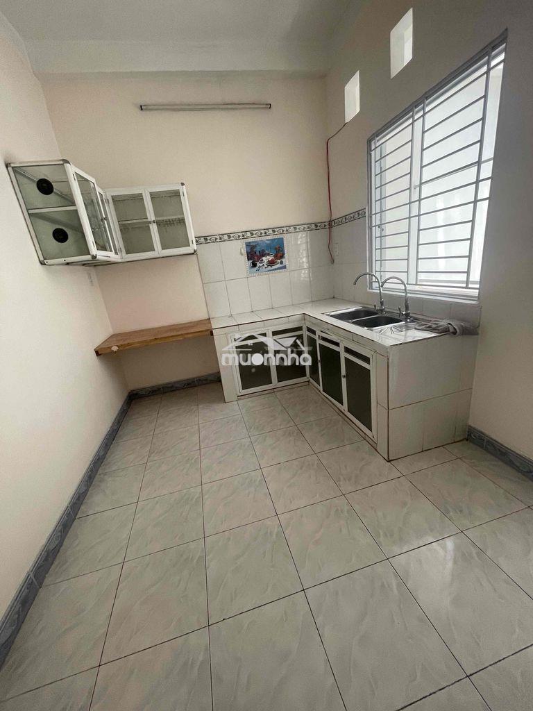 Cho thuê nguyên lầu 1 mới -  dt sàn 110m2 - lối đi riêng, hẻm xe tải - 3
