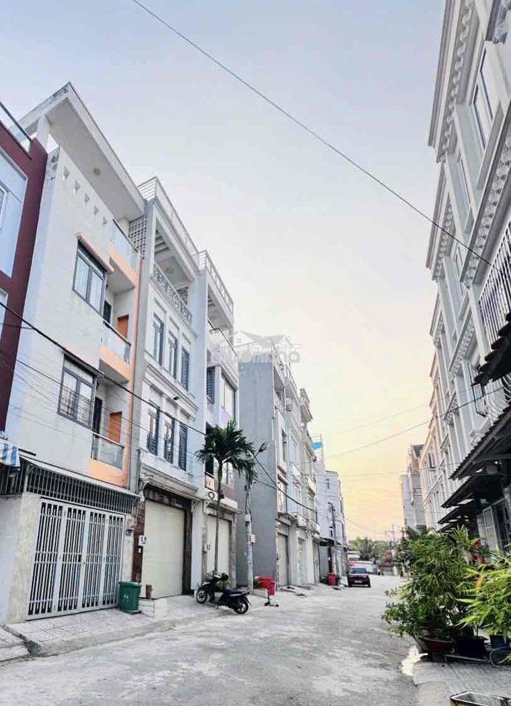 Nhà (5mx22m) cực rộng rãi 3lầu 4pn