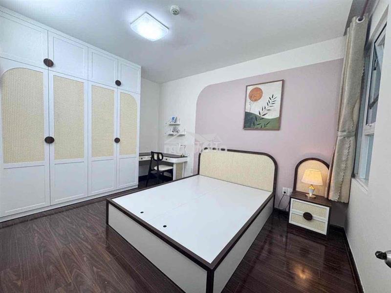 Chủ bán gấp 2ty890 đủ nt và 3ty395 đủ nt cao cáp ở liền có sh có hồ bo