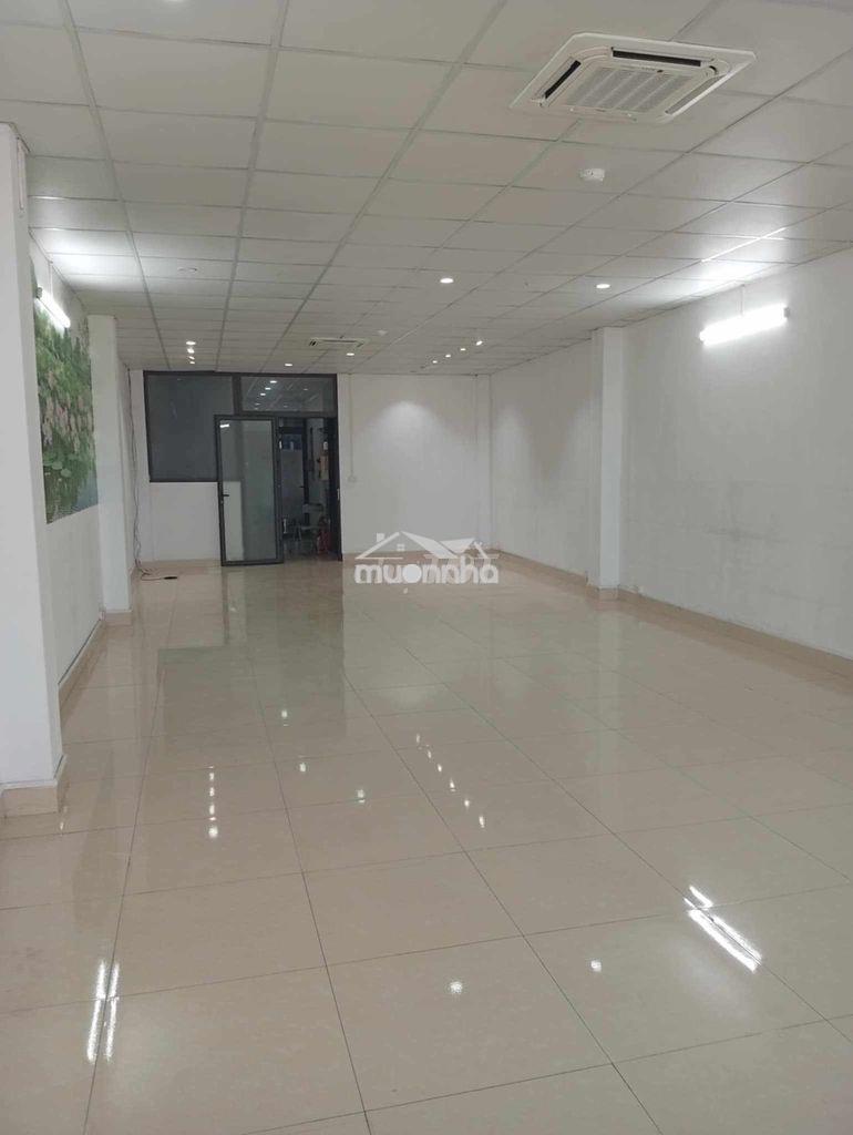 Cho thuê văn phòng 75m2 thông sàn không vướng cột, cửa sổ rộng - 2