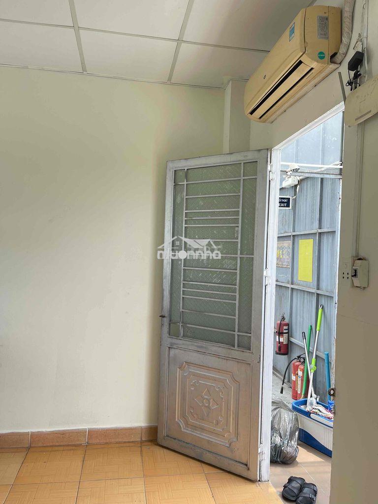 Phỏng chinh chu co ban công - cửa sổ trời - ngay đhtđt - 3