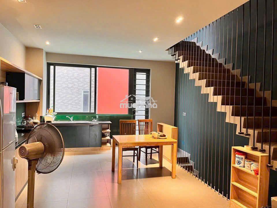 Cho thuê nhà đẹp, có thang máy - 35 triệu - kdc jamona city - 2