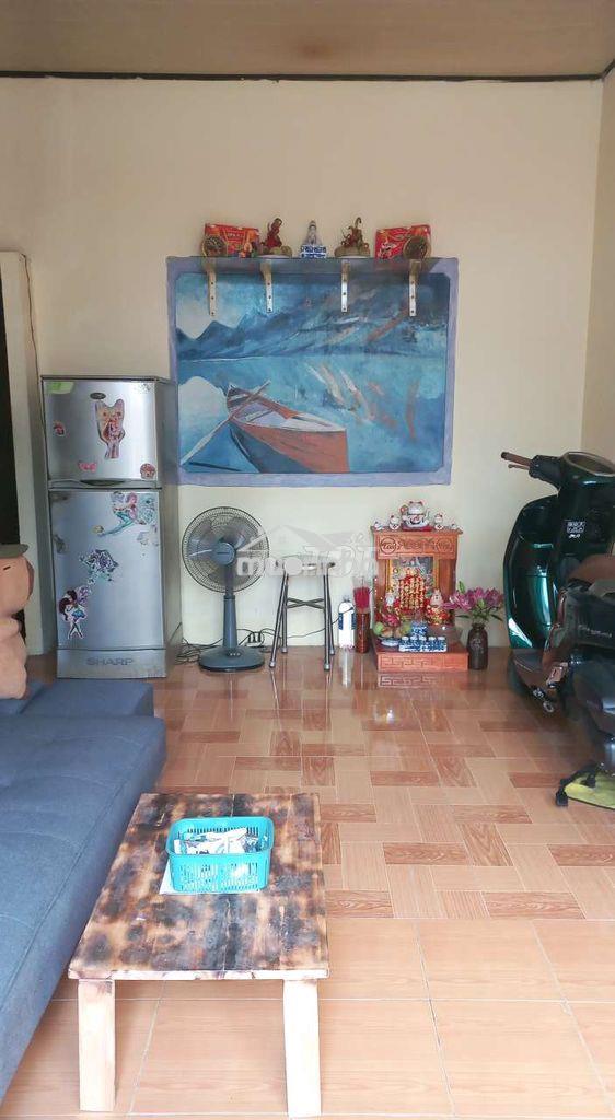 Bán nhà cũ diện tích lơn ,tiện xây mới, thổ cư nhiều ,450m, dĩ an,8.8