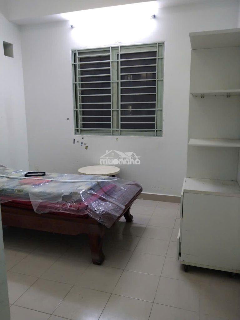 Sở hữu căn hộ 2pn tầng cao giáp quận 10 chỉ 3.3 tỷ! bán cc phú thọ - 3