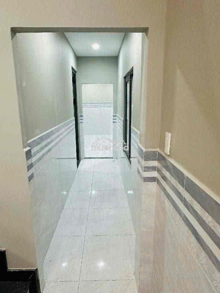 Nhỉnh 3 tỷ - hxh tránh - 2 tầng - 4pn -100m2 -phan văn hớn hôc môn - 3