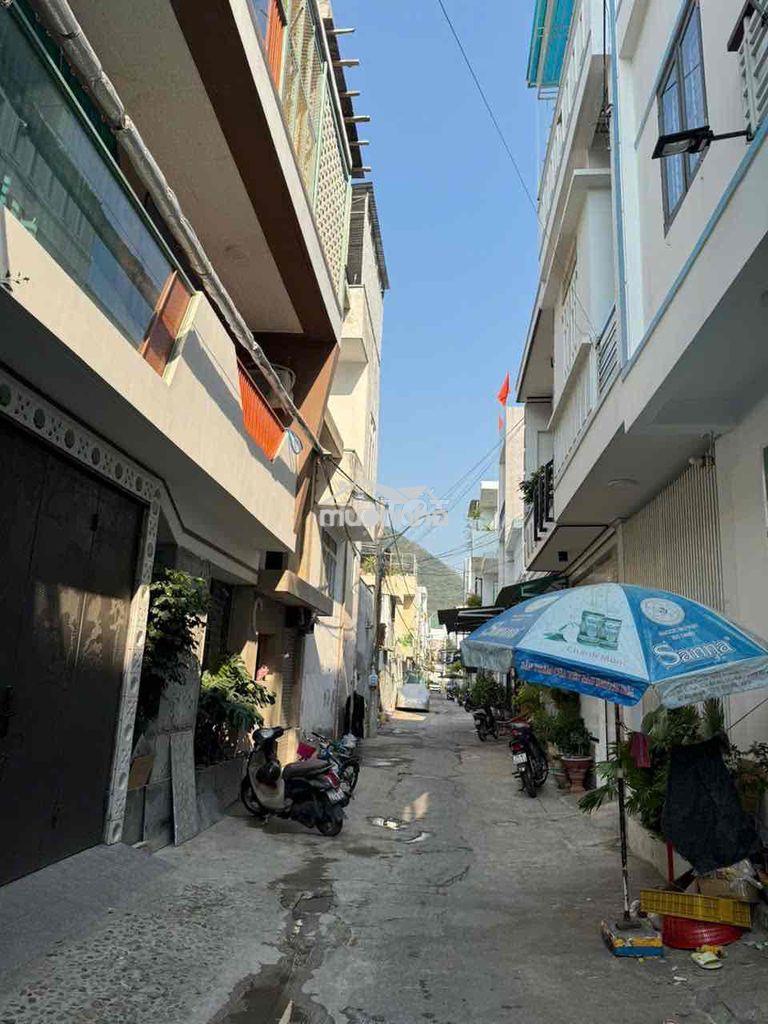 Bán nhà 2 tầng đường ô tô giá 3ty500 phường vĩnh hoà , bắc nha trang