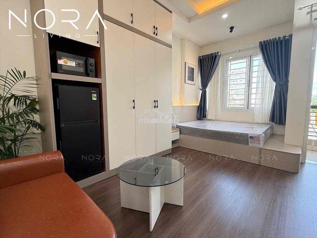 Căn hộ ban công gần chợ bến thành đại học ueh trung tâm quận 1 gần q3 - 4