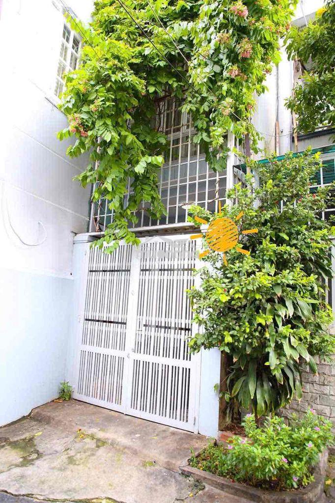 Chính chủ cần bán căn nhà hẻm xe hơi phan văn trị, bình thạnh, hcm